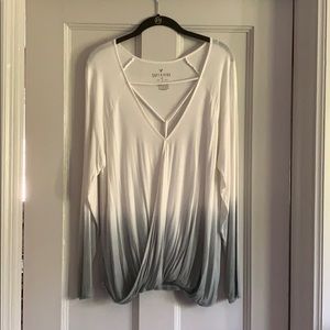 White & dark teal surprise top